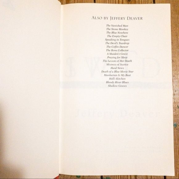 2/$30 - Twisted: The collected stories of Jeffery Deaver - Picture 2 of 14